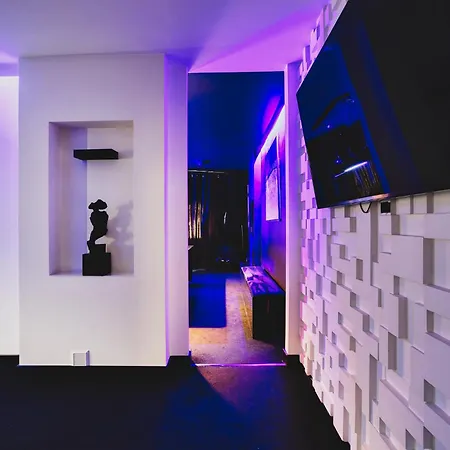 Midnight Old Town Apartment