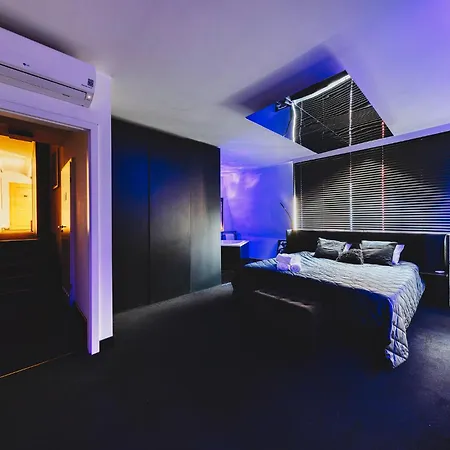 Midnight Old Town * ビィドゴシュチュ